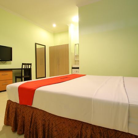 Reddoorz Plus @ Taman Siswa 2 Jogjakarta Buitenkant foto