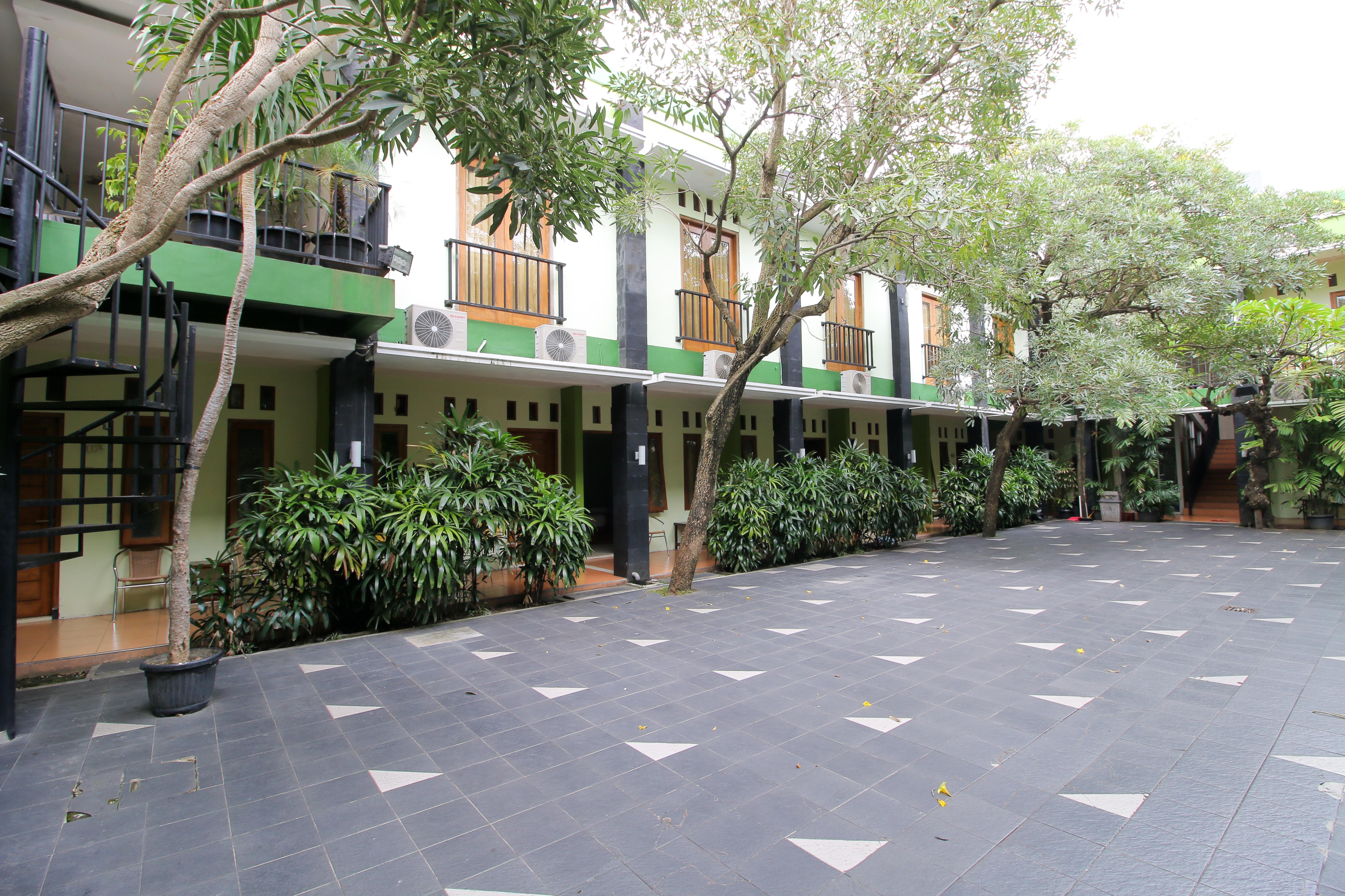 Reddoorz Plus @ Taman Siswa 2 Jogjakarta Buitenkant foto