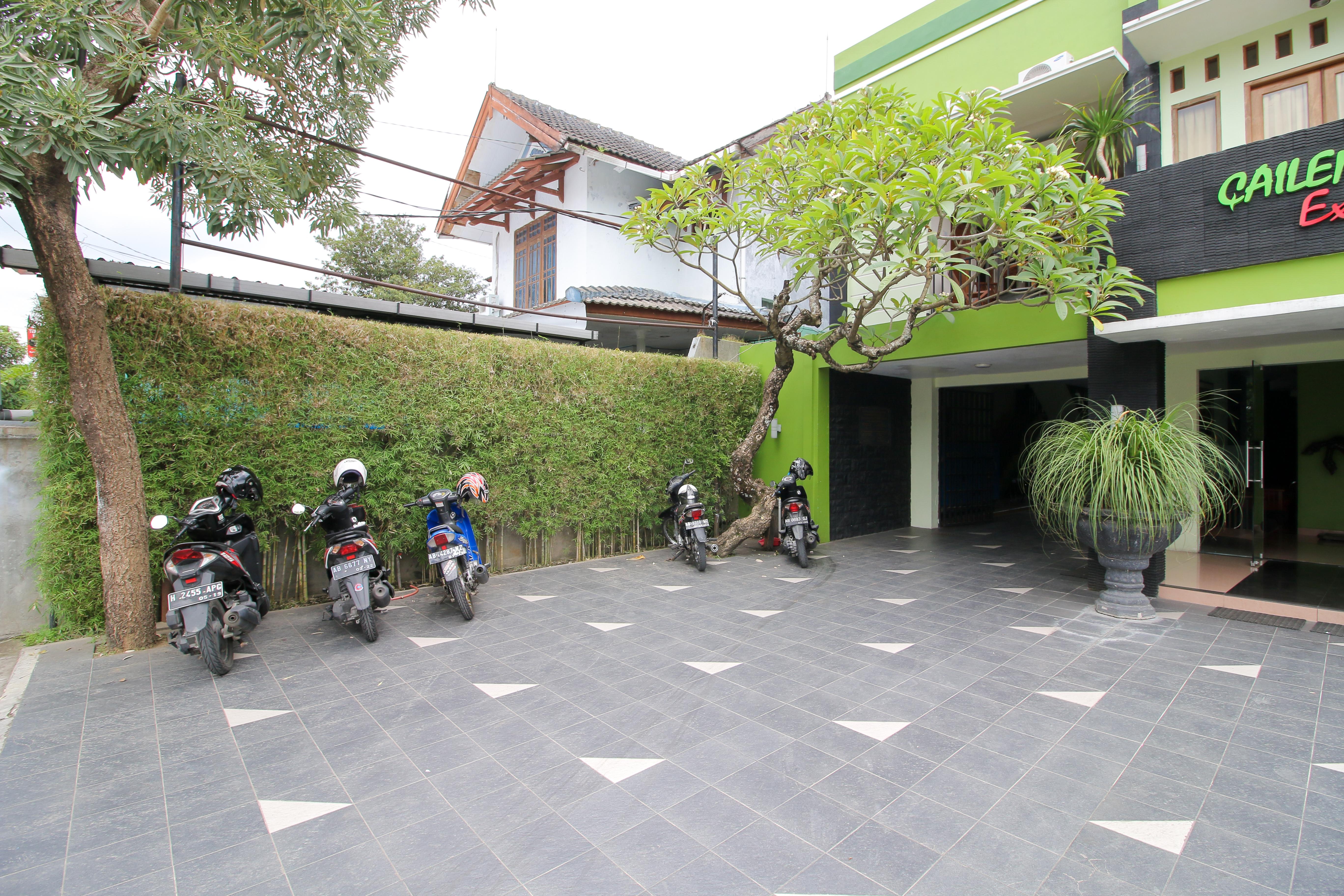 Reddoorz Plus @ Taman Siswa 2 Jogjakarta Buitenkant foto