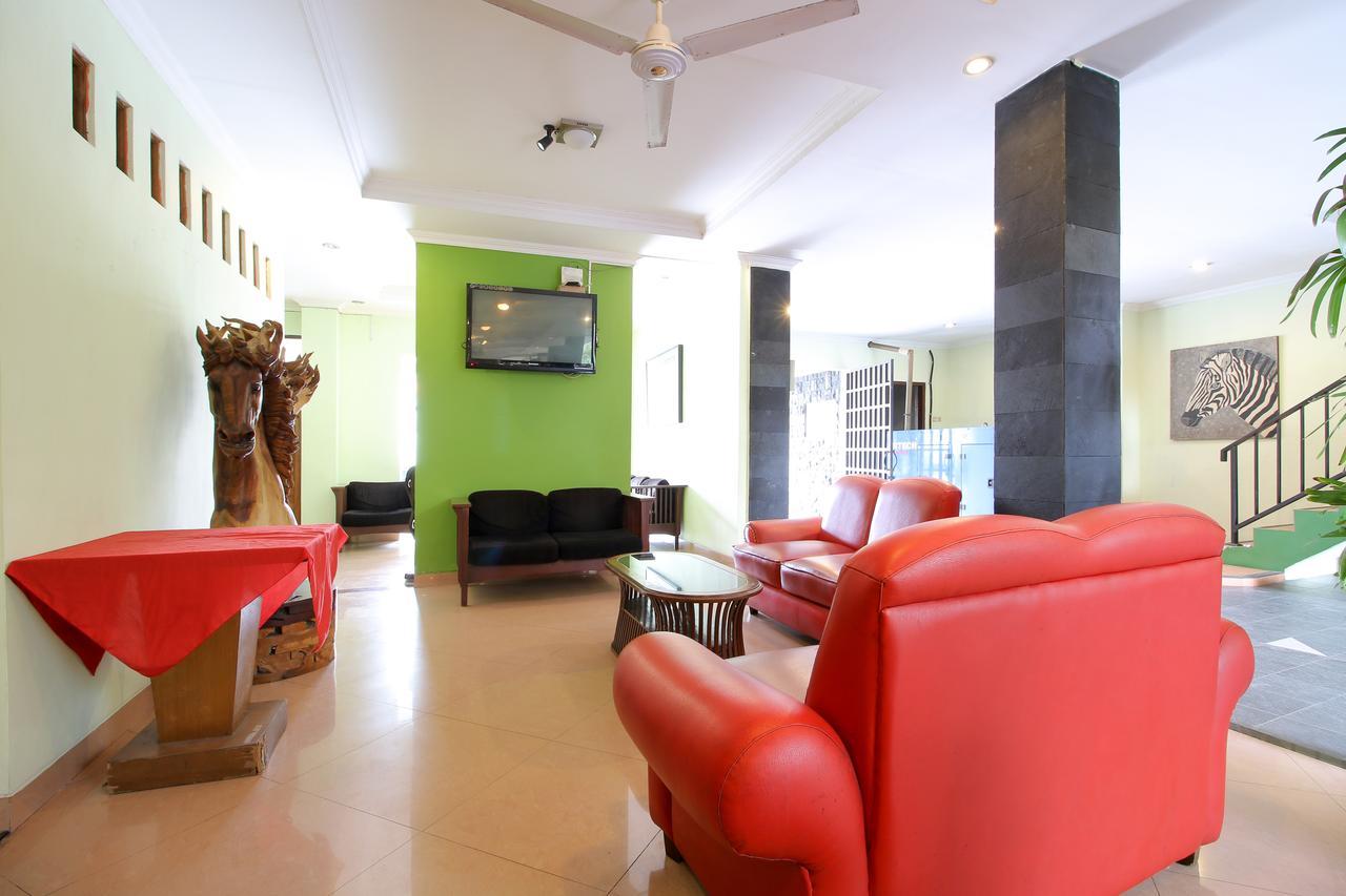 Reddoorz Plus @ Taman Siswa 2 Jogjakarta Buitenkant foto