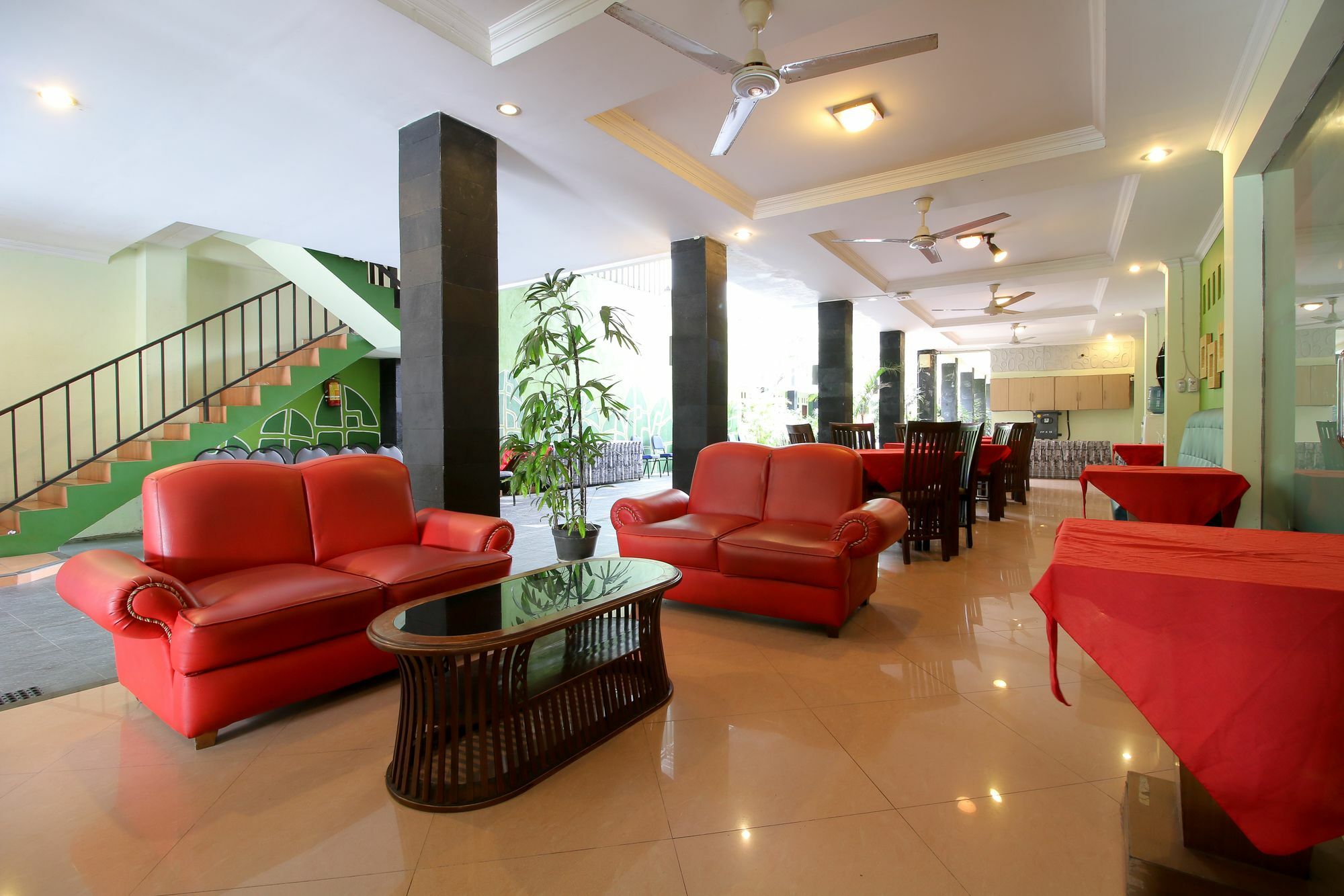 Reddoorz Plus @ Taman Siswa 2 Jogjakarta Buitenkant foto